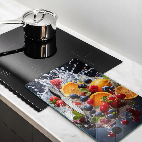 De vidrio templado frutas en agua