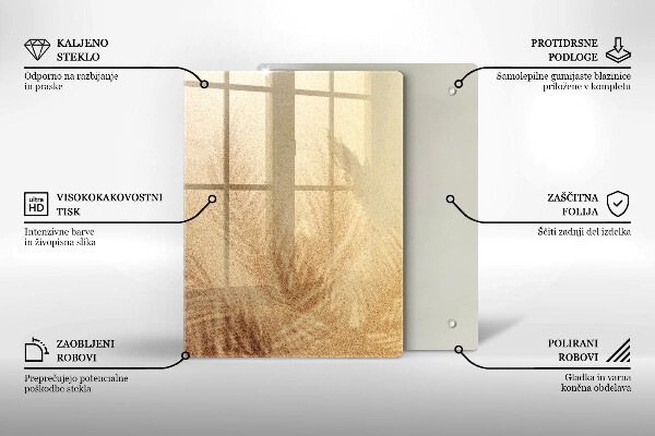 Tabla de cortar de vidrio Nueces sobre un fondo blanco