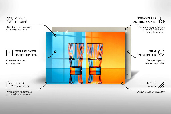 Tabla de cortar de vidrio Dos vasos de agua