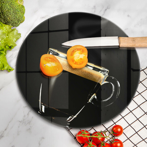 De vidrio templado Un vaso de café negro