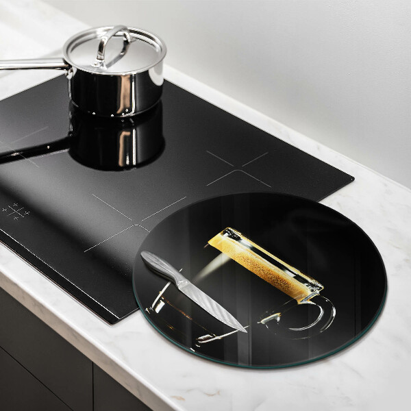 De vidrio templado Un vaso de café negro