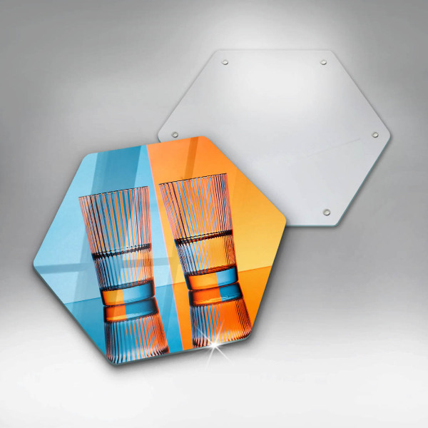 Tabla de cortar de vidrio Dos vasos de agua