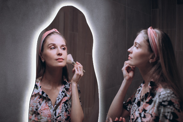 Espejo organico con luz led minimalista 45x90 cm