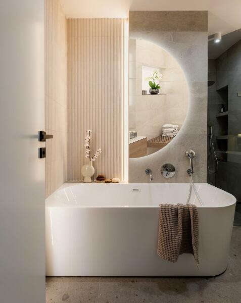 Espejo semicircular con luz led 50x100 cm