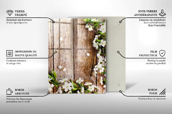 Cubre encimera Flores blancas en las tablas.