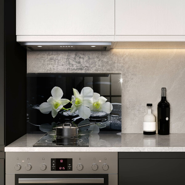 Cubre vitrocerámica Flores blancas en agua zen