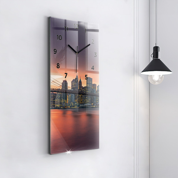 Reloj vertical East River de Nueva York - espejomat.es
