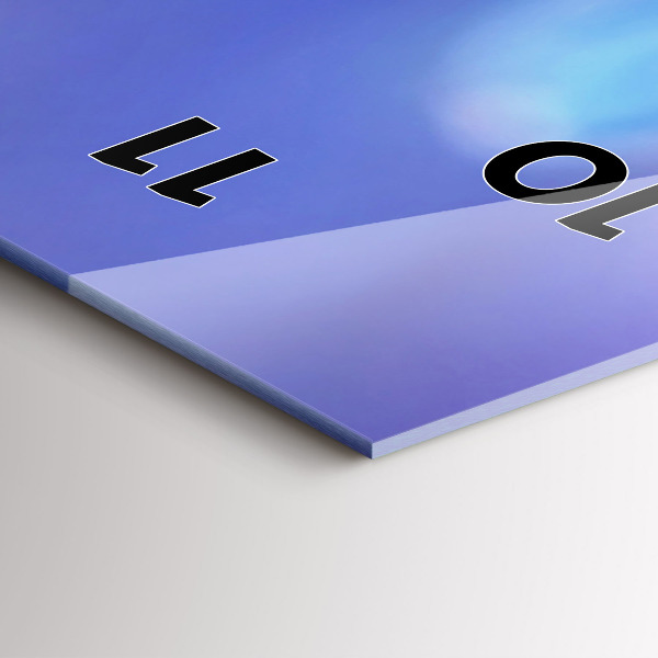 Reloj vertical Mariposa sobre hierba - espejomat.es