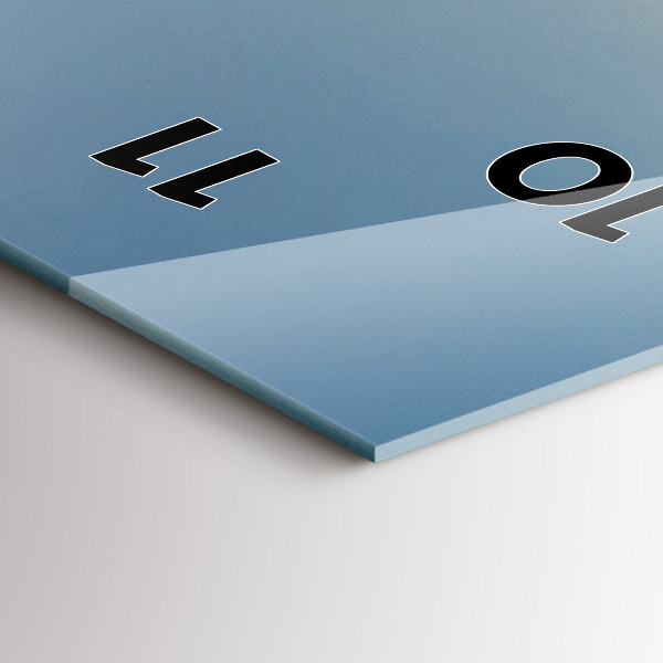 Reloj vertical Tractor fumigando un campo - espejomat.es