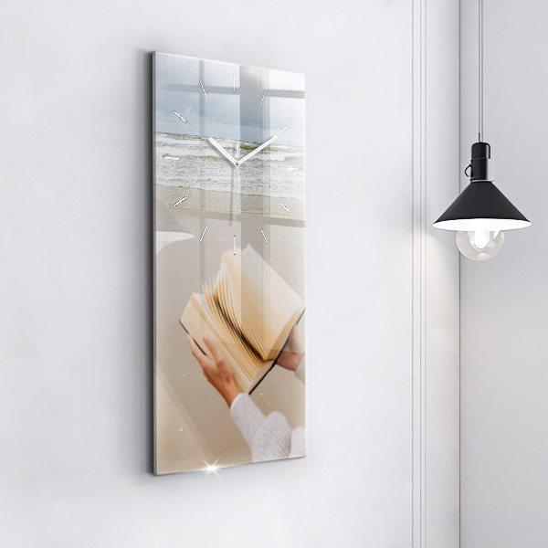 Reloj de cristal vertical Un momento con un libro - espejomat.es