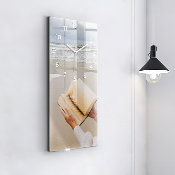 Reloj de cristal vertical Un momento con un libro - espejomat.es