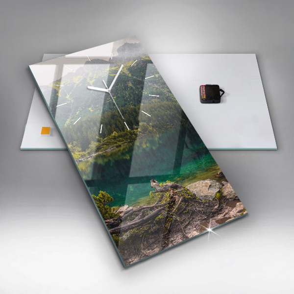 Reloj vertical Morskie Oko en los montes Tatra - espejomat.es