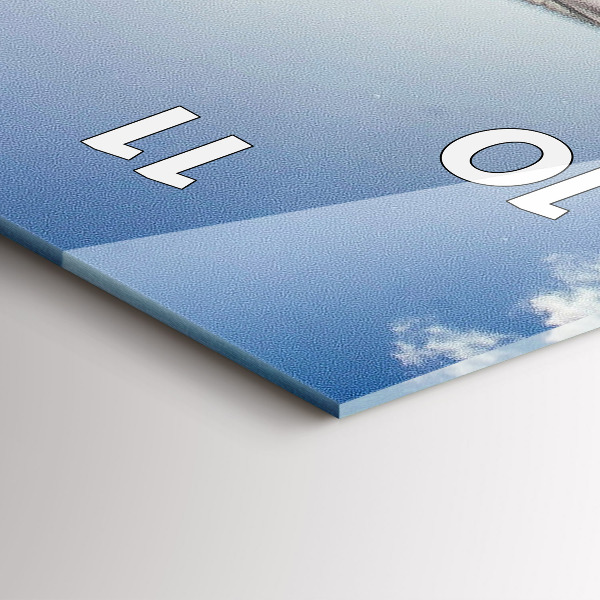 Reloj de cristal vertical Bandera polaca contra el cielo - espejomat.es