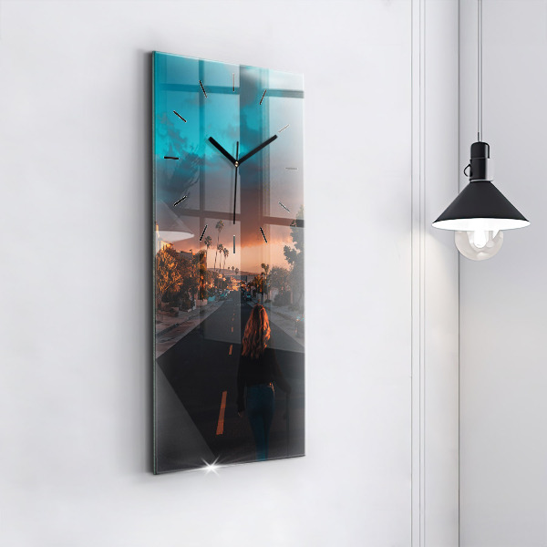 Reloj de cristal vertical Mujer en la carretera - espejomat.es