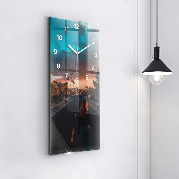 Reloj de cristal vertical Mujer en la carretera - espejomat.es