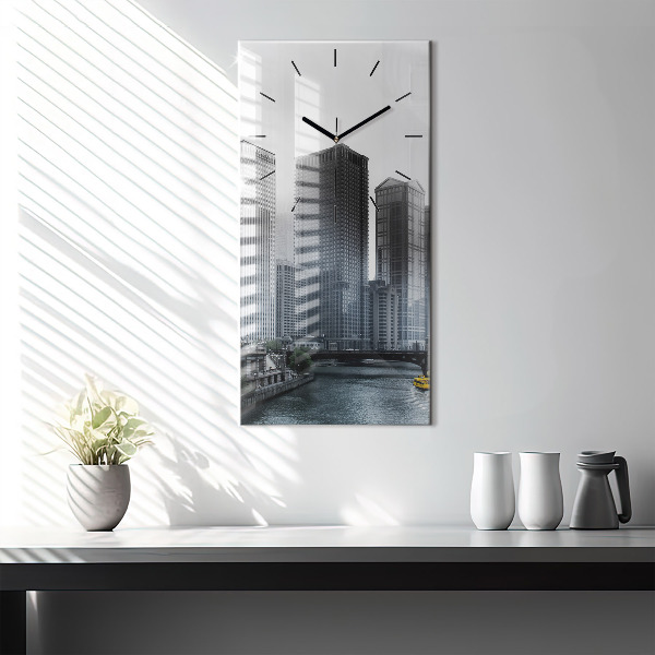 Reloj vertical Barco con vista panorámica de la ciudad - espejomat.es