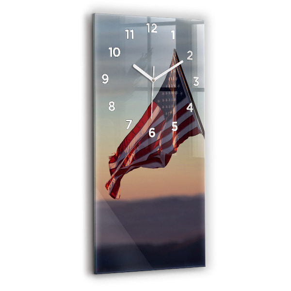 Reloj vertical La bandera estadounidense ondeando - espejomat.es