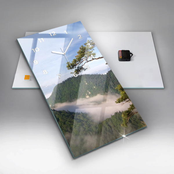 Reloj vertical Pico Sokolica en las montañas Pieniny - espejomat.es
