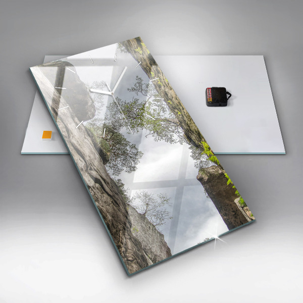 Reloj vertical Ciudad del rock en la República Checa - espejomat.es