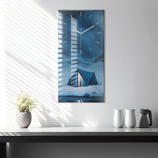 Reloj vertical Tienda de campaña en las montañas de Islandia - espejomat.es