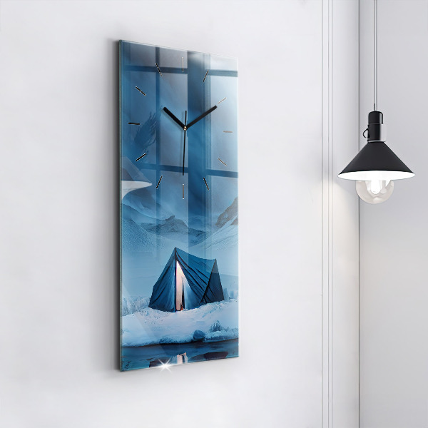 Reloj vertical Tienda de campaña en las montañas de Islandia - espejomat.es