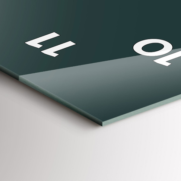 Reloj vertical Line-art de la ciudad de Brno - espejomat.es