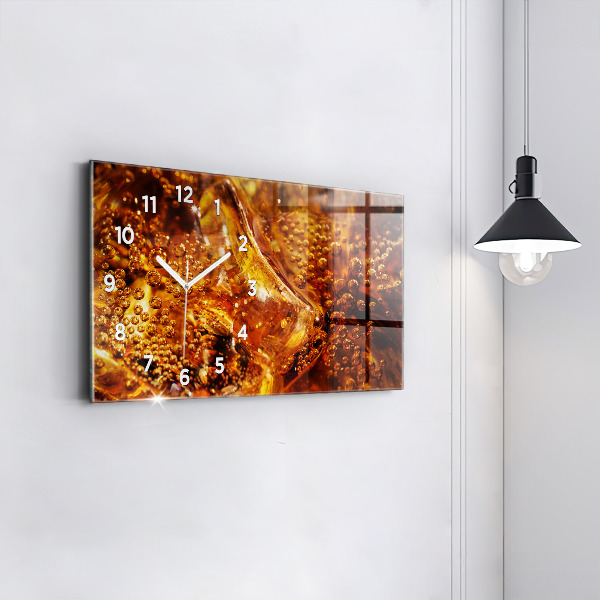 Reloj de cristal horizontal Primer plano de una copa