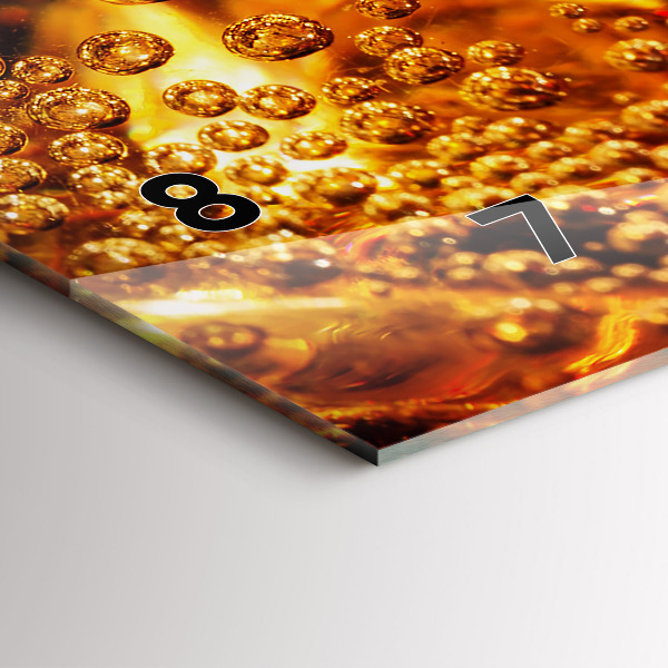 Reloj de cristal horizontal Primer plano de una copa