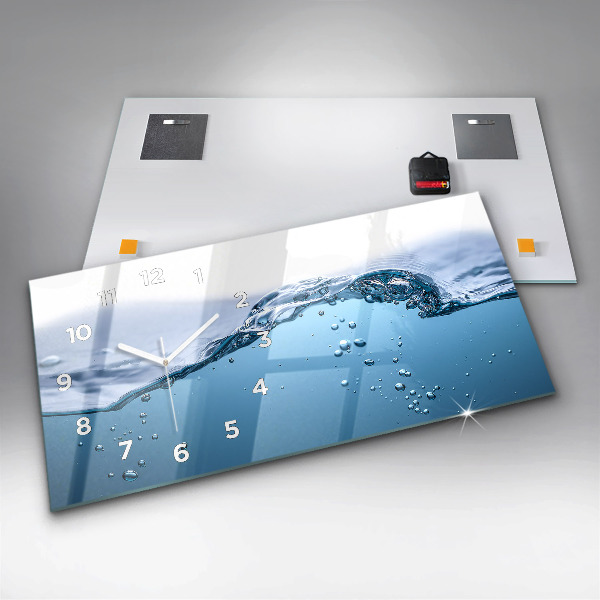 Reloj de cristal horizontal Primer plano de agua