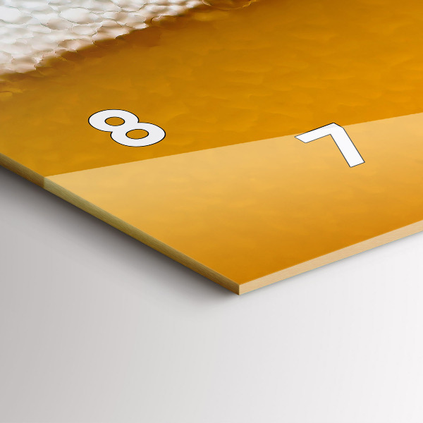 Reloj de cristal horizontal Primer plano de una cerveza