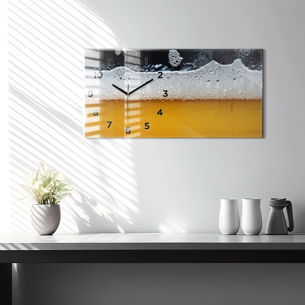 Reloj de cristal horizontal Primer plano de una cerveza