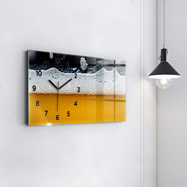 Reloj de cristal horizontal Primer plano de una cerveza
