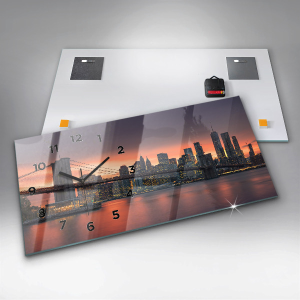 Reloj horizontal East River de Nueva York