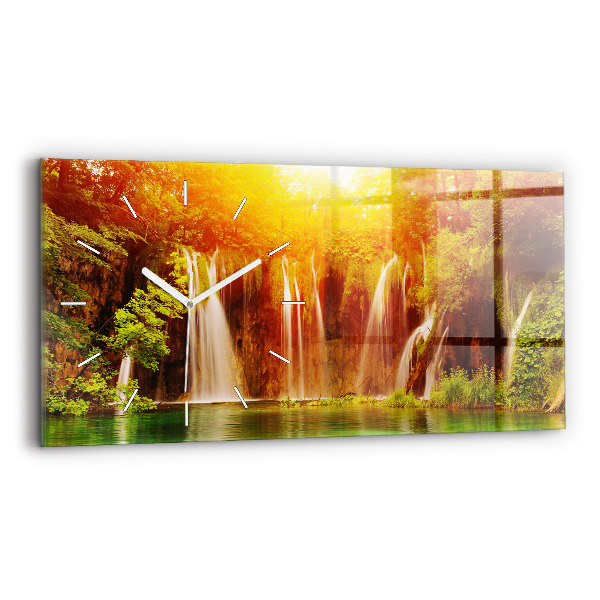 Reloj de cristal horizontal Vista de una cascada