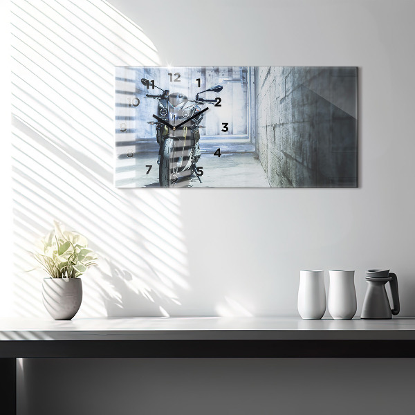 Reloj de cristal horizontal Moto en un callejón