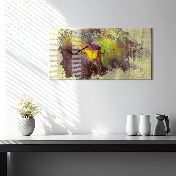 Reloj de cristal horizontal Mujer en el bosque