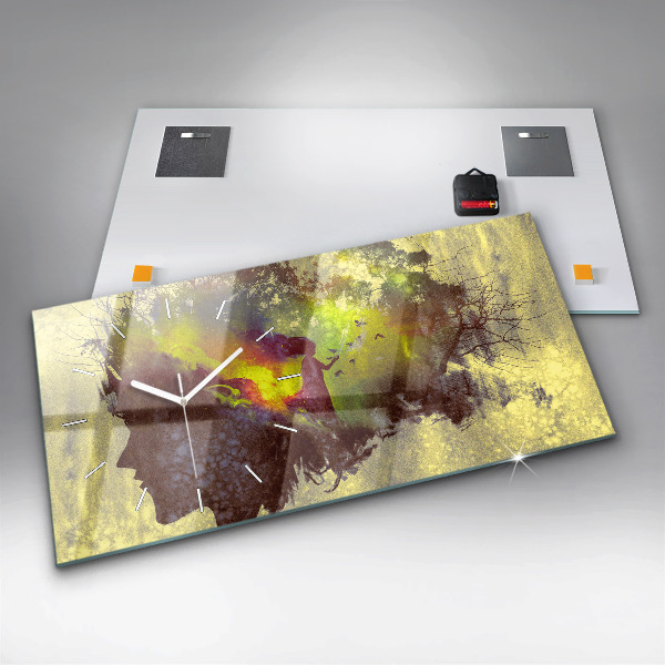 Reloj de cristal horizontal Mujer en el bosque