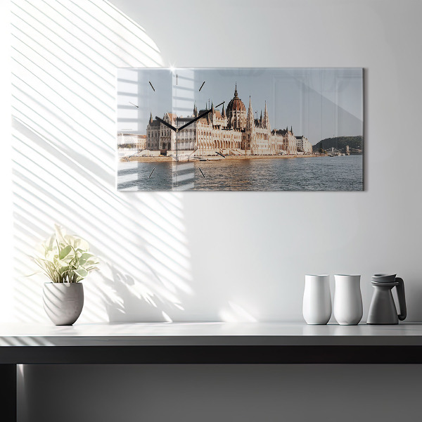 Reloj horizontal Parlamento en Budapest