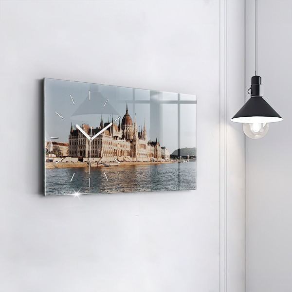 Reloj horizontal Parlamento en Budapest