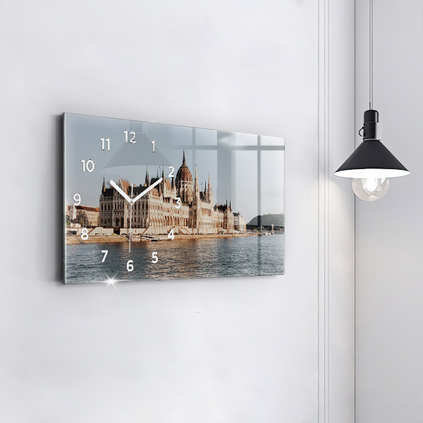 Reloj horizontal Parlamento en Budapest