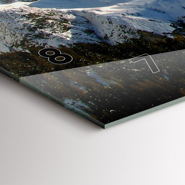 Reloj de cristal horizontal Montañas bajo el cielo azul