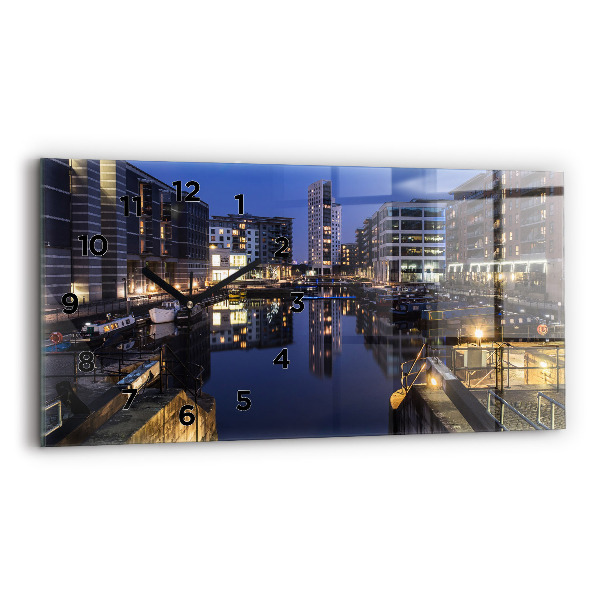 Reloj de cristal horizontal Ciudad iluminada de noche