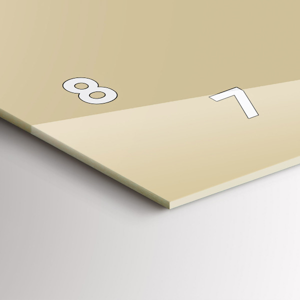 Reloj horizontal El color beige