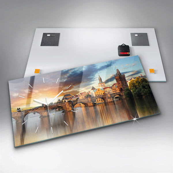 Reloj de cristal horizontal Panorama sobre un río