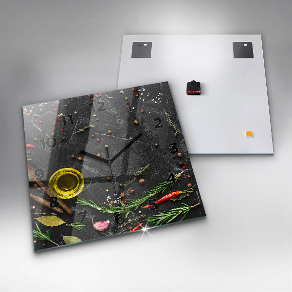 Reloj cuadrado Especias sobre la mesa