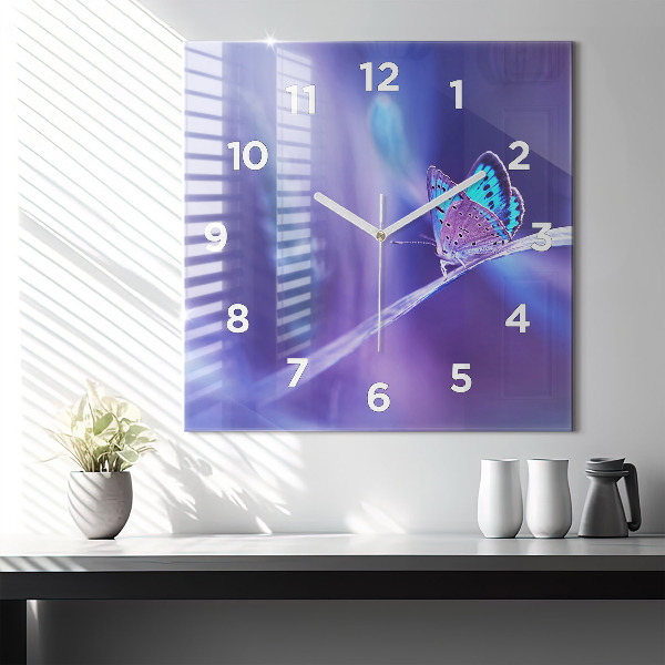 Reloj de pared cuadrado Mariposa sobre hierba