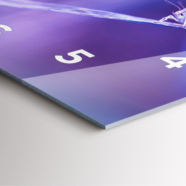 Reloj de pared cuadrado Mariposa sobre hierba