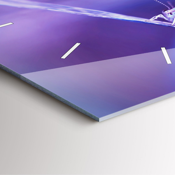 Reloj de pared cuadrado Mariposa sobre hierba