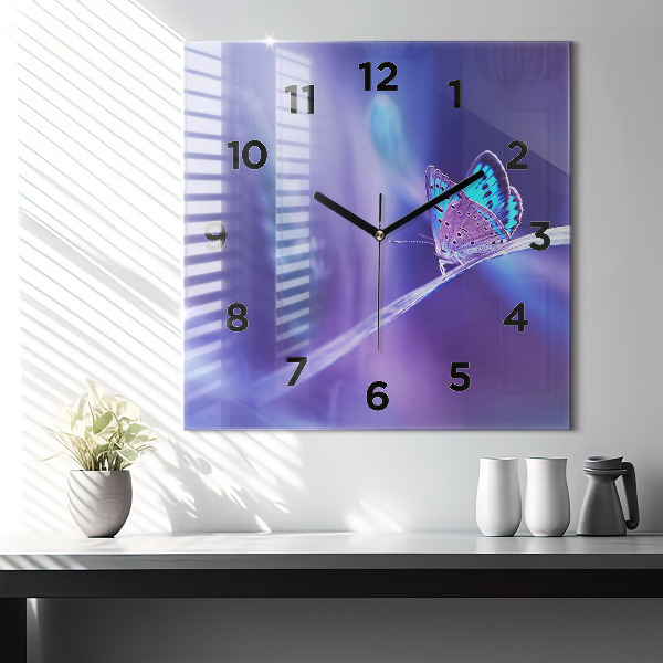 Reloj de pared cuadrado Mariposa sobre hierba