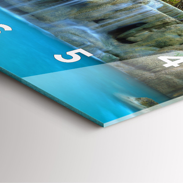 Reloj cuadrado Cascada en el bosque